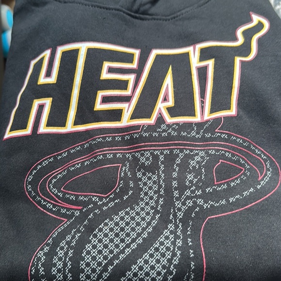 NWT MIAMI HEAT Sweatshirt Hoodie Men’s M - Picture 4 of 5